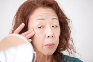 Mỹ phẩm thiên nhiên cho da mặt tuổi trung niên